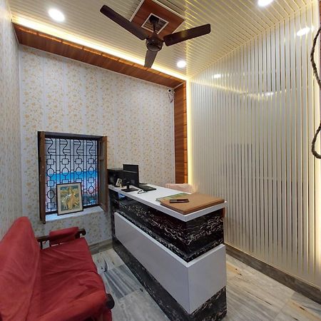 Teerth Pensión Varanasi Exterior foto